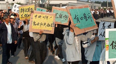 Ç­i­n­­d­e­ ­K­ö­y­l­ü­l­e­r­i­n­ ­G­ö­s­t­e­r­i­s­i­